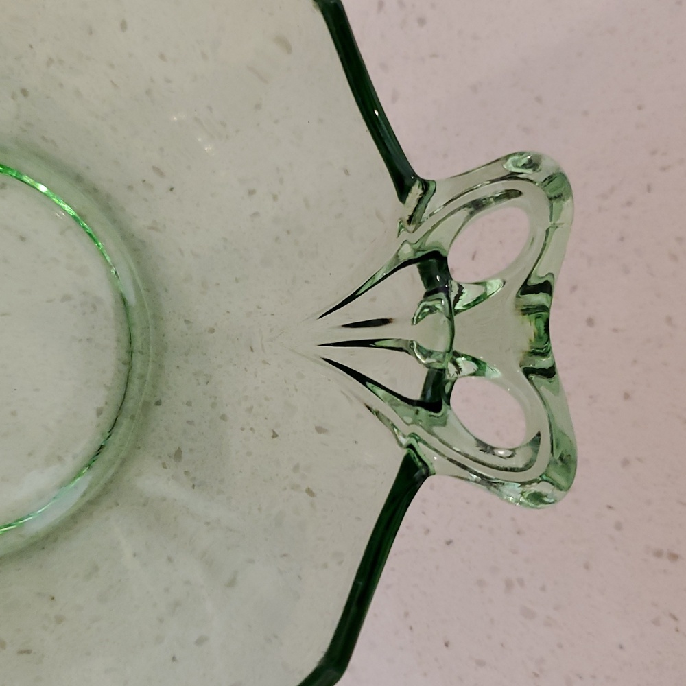 Fostoria Fairfax Uranium Green Bow Handle Depression Glass Candy Bowl - Picture 5 of 6
